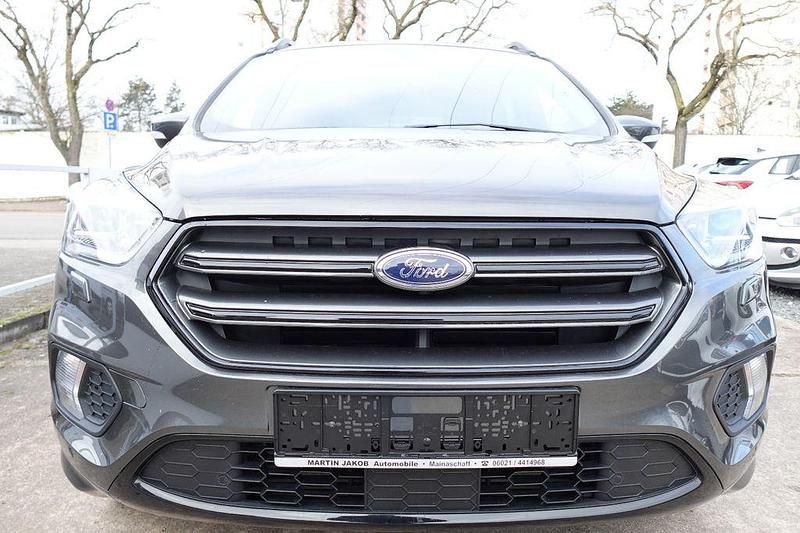 Usado Ford Kuga ST-Line 242 HP (177 kW) 2018 Cinzento SUV