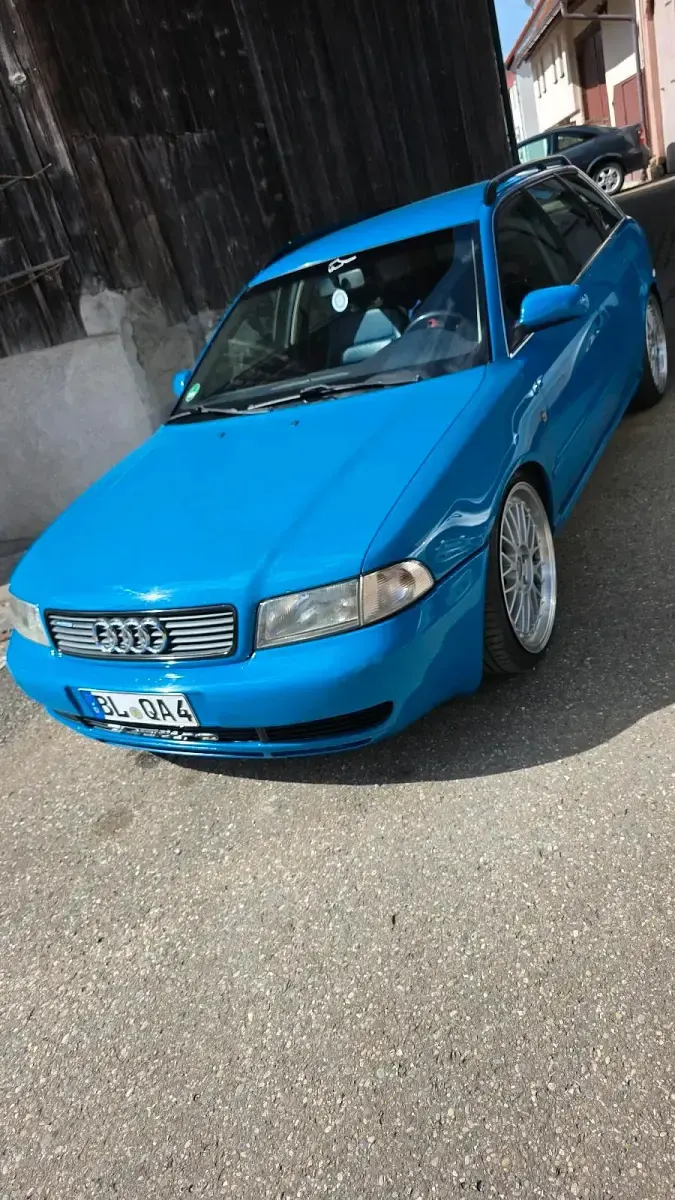 Gebraucht Audi A4 210 PS (154 kW) 1997 Blau Kombi