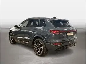 Neu Audi e-tron 225 kW (306 PS) 2026 Blau (plasmablau) SUV