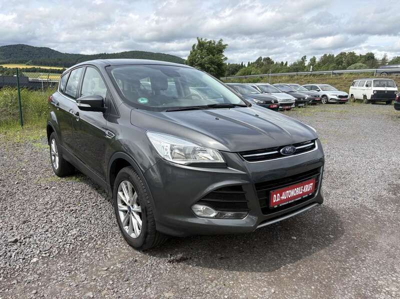 Magneticgrau (metallic) Gebraucht 2016 Ford Kuga Titanium SUV | 9.900 € (Superpreis) - Bild 1/4