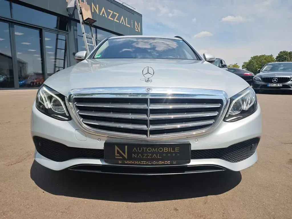 Gebraucht Mercedes E220 Avantgarde 194 PS (142 kW) 2019 Silber Limousine