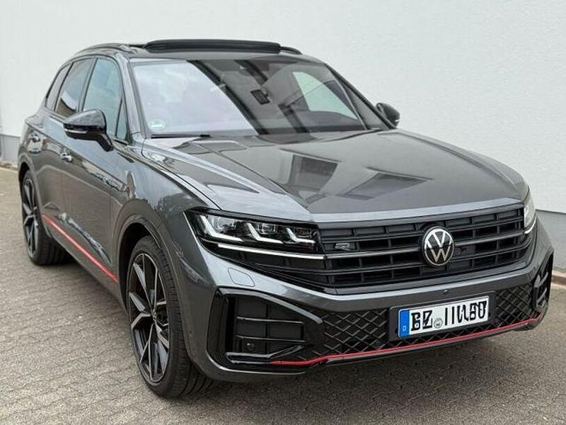 Quarzitgrau Gebraucht 2024 VW Touareg R-line SUV | 79.850 € (Teuer) - Bild 1/4