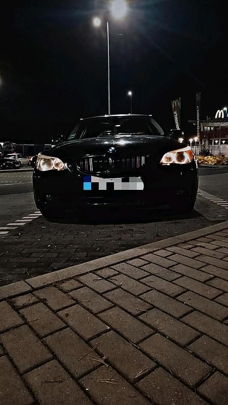 Schwarz Gebraucht 2004 BMW 530 Limousine | 4.000 € (Guter Preis) - Bild 1/4