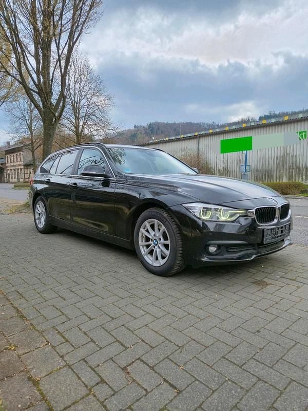 Gebraucht BMW 320 Advantage 190 PS (139 kW) 2019 Schwarz Kombi