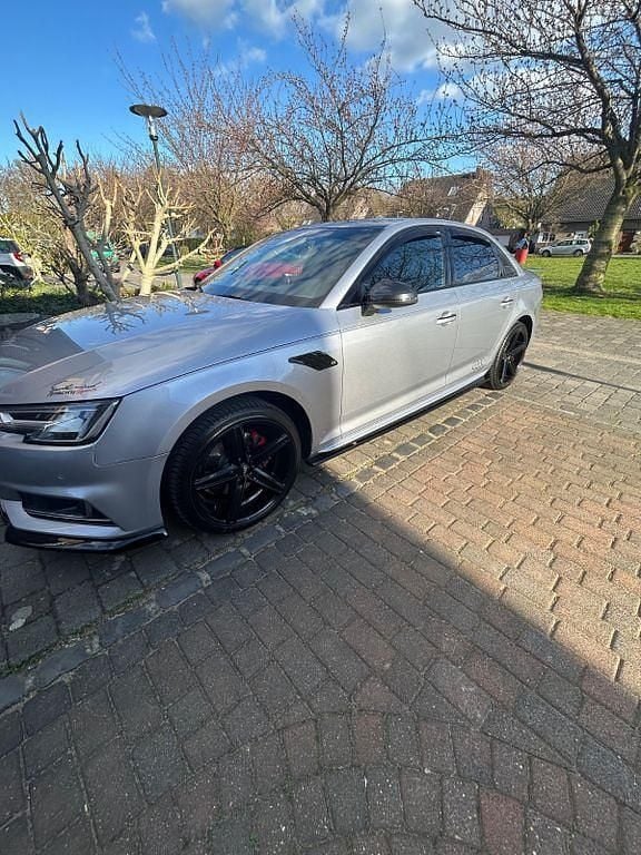 Gebraucht Audi A4 Ambiente 190 PS (139 kW) 2016 Silber Limousine