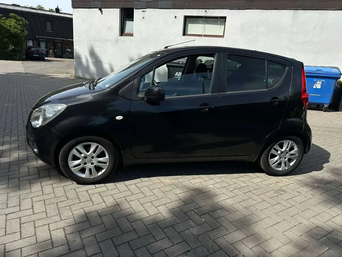 Gebraucht Opel Agila Edition 68 PS (50 kW) 2012 Kosmosschwarz Kleinwagen
