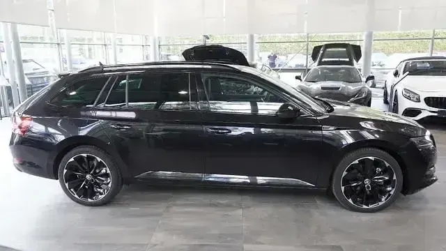 Gebraucht Skoda Superb SportLine 200 PS (147 kW) 2023 Schwarz Kombi