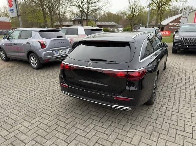 Gebraucht Mercedes E220 Advanced 197 PS (144 kW) 2024 Schwarz Limousine