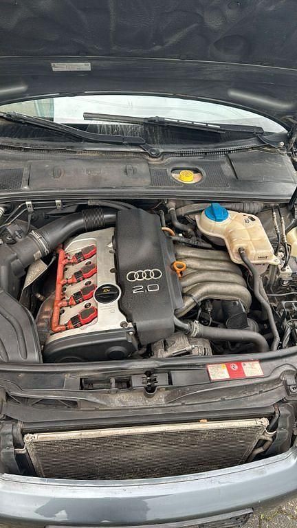 Gebraucht Audi A4 131 PS (96 kW) 2003 Silber Limousine