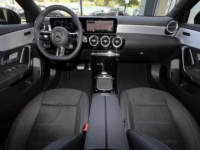 Gebraucht Mercedes A200 Edition 163 PS (119 kW) 2025