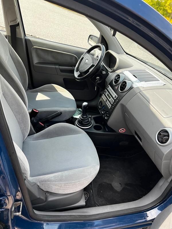 Gebraucht Ford Fusion 80 PS (58 kW) 2003 Blau Kleinwagen