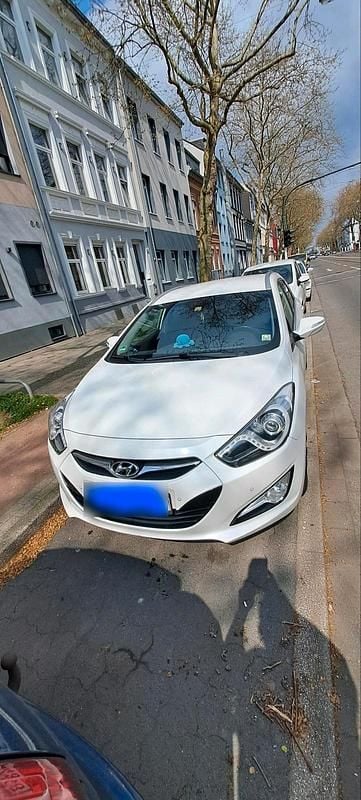 Gebraucht Hyundai i40 177 PS (130 kW) 2012 Weiß Kombi