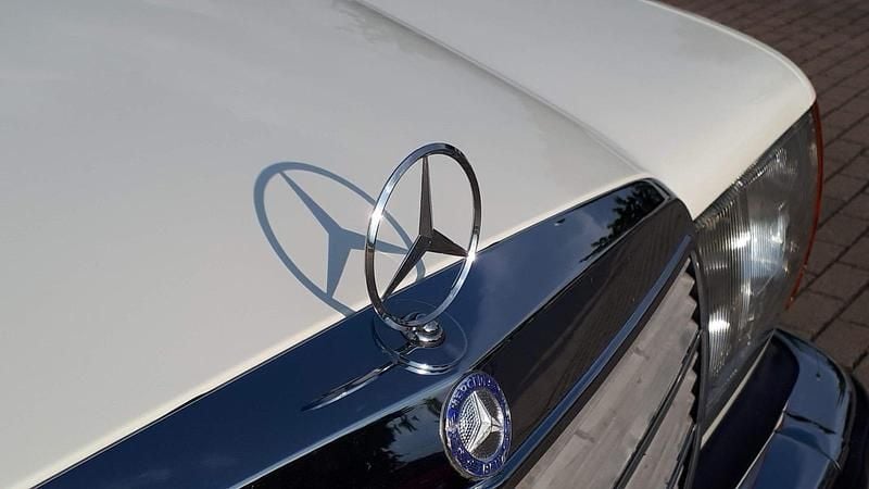 Brugt Mercedes E280 177 HK (130 kW) 1976 Hvid Sedan