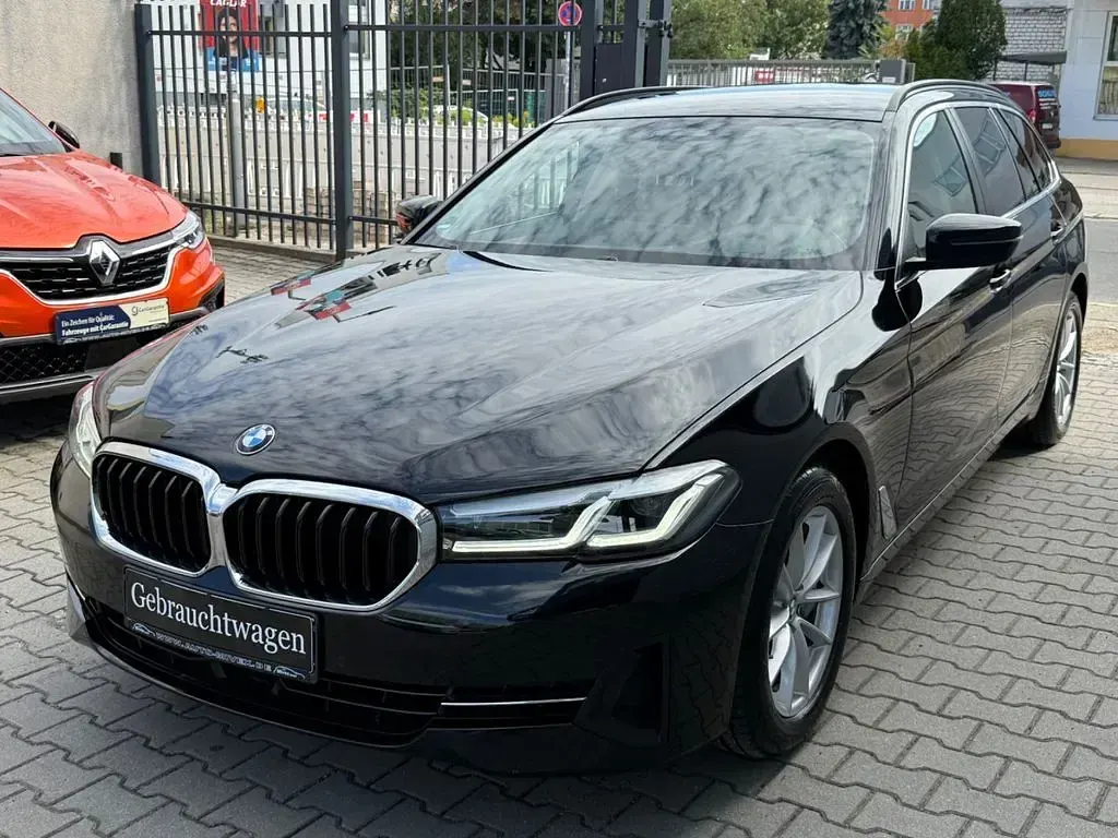 Gebraucht BMW 530 Sport Line 286 PS (210 kW) 2022 Schwarz Kombi