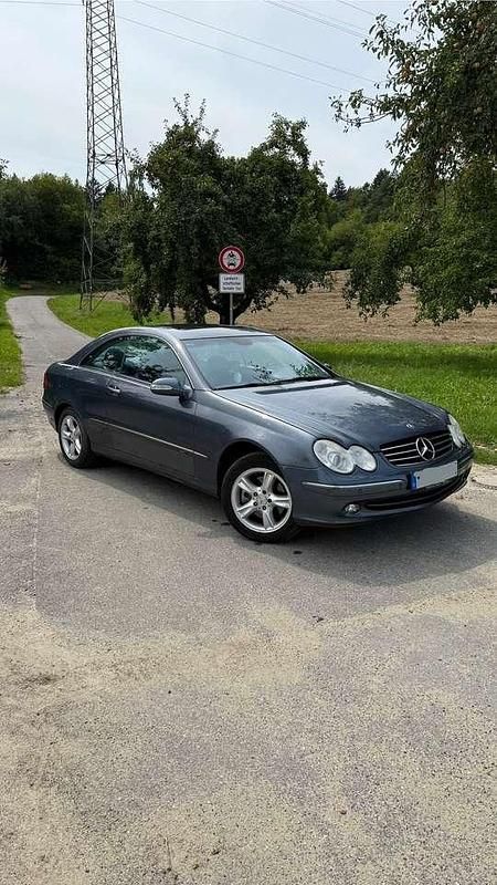 Blau Gebraucht 2002 Mercedes CLK320 Avantgarde Coupé | 2.000 € (Superpreis) - Bild 1/4