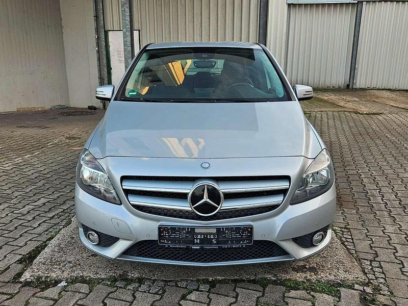 Gebraucht Mercedes B200 156 PS (114 kW) 2012 Polarsilber Van / Kleinbus