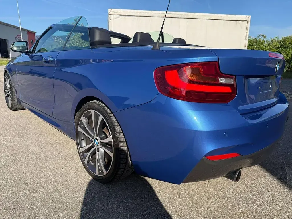 Gebraucht BMW M235 M Sport 326 PS (239 kW) 2015 Estorilblau ii Cabrio