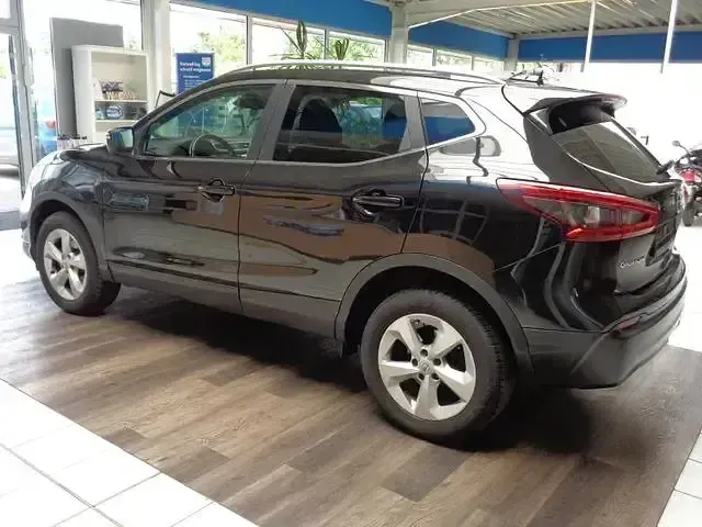 Gebraucht Nissan Qashqai Acenta 131 PS (96 kW) 2018 Black (m) SUV