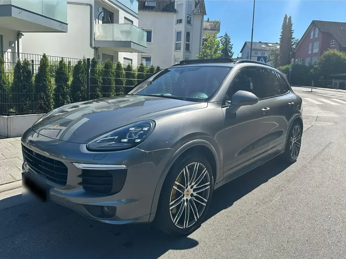 Gebraucht Porsche Cayenne S E-Hybrid 333 PS (244 kW) 2017 Grau SUV