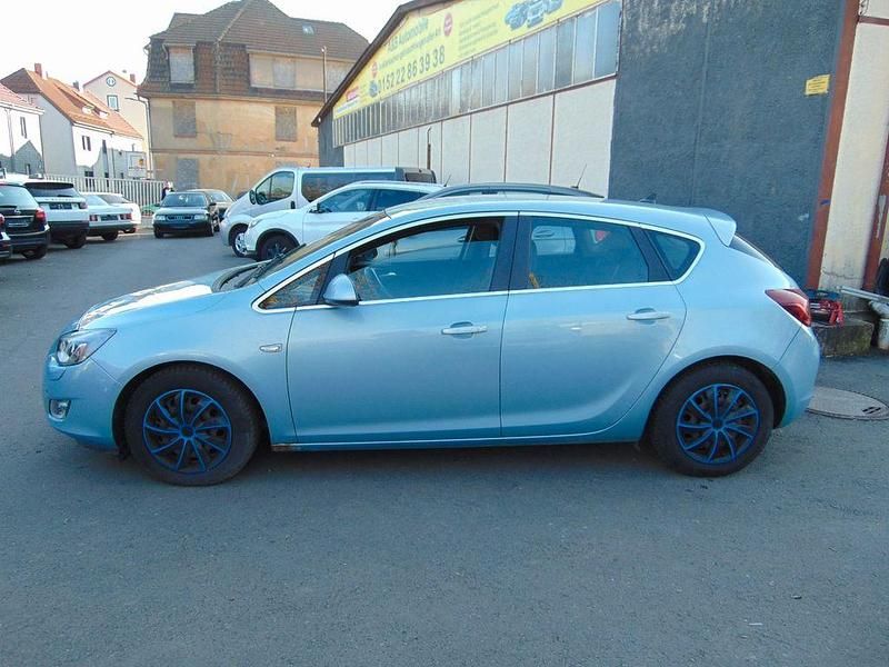 Gebraucht Opel Astra Cosmo 116 PS (85 kW) 2009 Blau Limousine