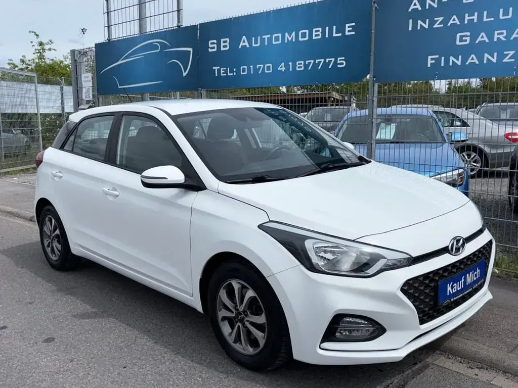 Gebraucht Hyundai i20 Active 101 PS (74 kW) 2019 Weiß Kleinwagen