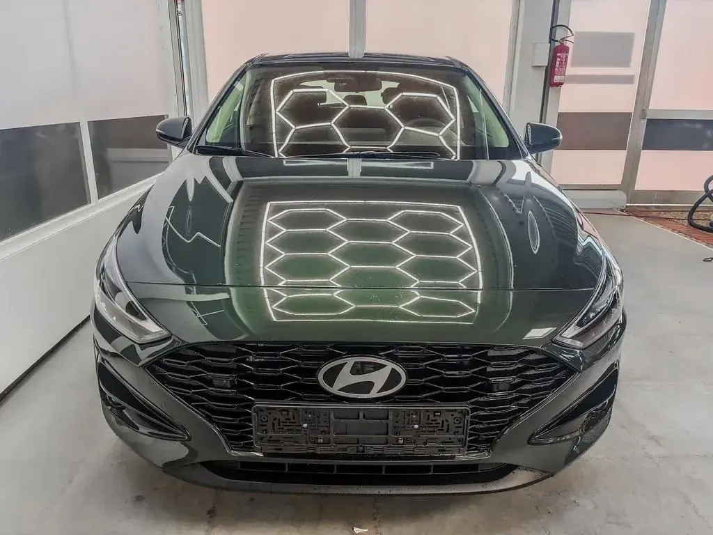 Neu Hyundai i30 Style 150 PS (110 kW) 2026 Cypress green t2p Limousine