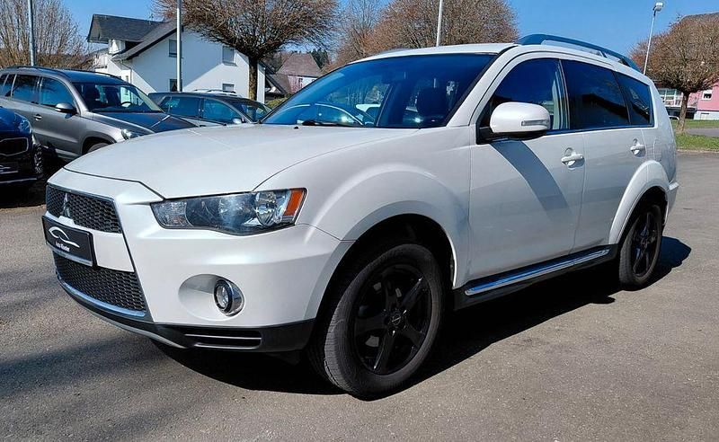 Gebraucht Mitsubishi Outlander Invite 156 PS (114 kW) 2010 Weiß SUV