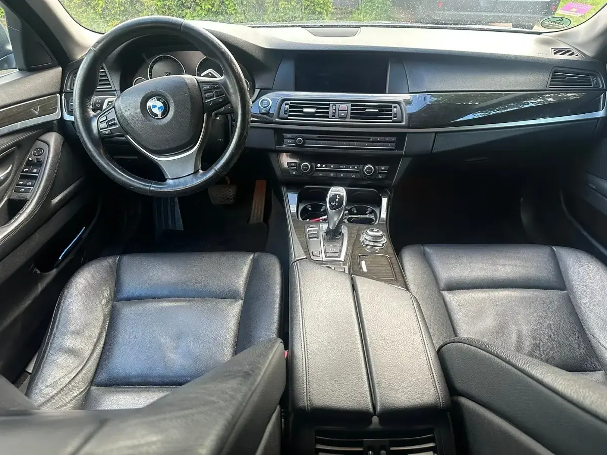 Gebraucht BMW 520 184 PS (135 kW) 2012 Grau Limousine