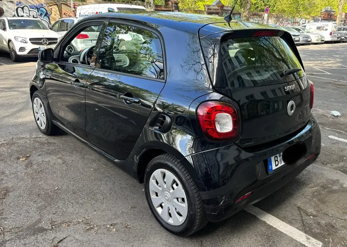 Usata Smart ForFour Prime 71 CV (52 kW) 2015 Nero Utilitaria