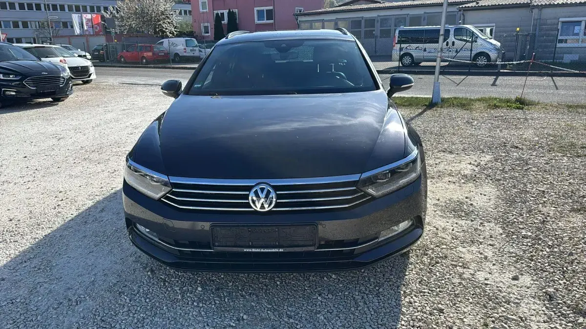 Gebraucht VW Passat R-line 150 PS (110 kW) 2019 Grau Kombi
