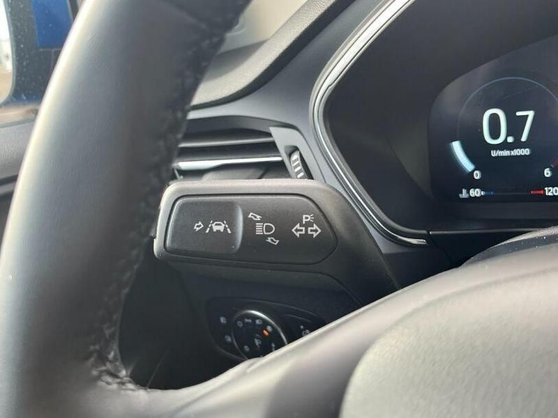 Gebraucht Ford Focus Active X 116 PS (85 kW) 2024 Blau Limousine