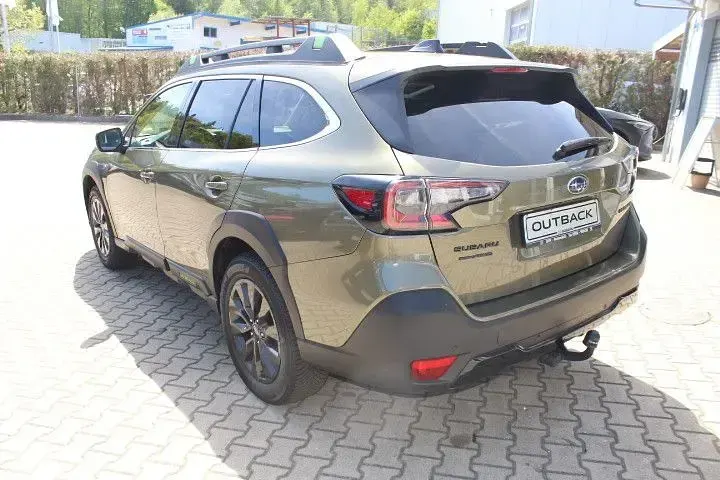 Gebraucht Subaru Outback Exclusive+ 169 PS (124 kW) 2023 Autumn green Kombi
