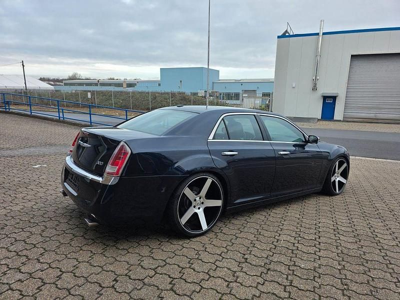 Gebraucht Chrysler 300C 360 PS (264 kW) 2011 Blau Limousine