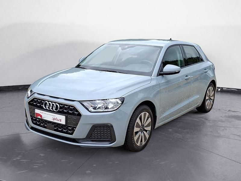 Pfeilgrau perleffekt Gebraucht 2024 Audi A1 Sportback Advanced Plus Kleinwagen | 21.460 € (Guter Preis) - Bild 1/4