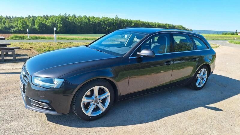 Andere außenfarben Gebraucht 2012 Audi A4 Ambition Kombi | 14.900 € - Bild 1/4