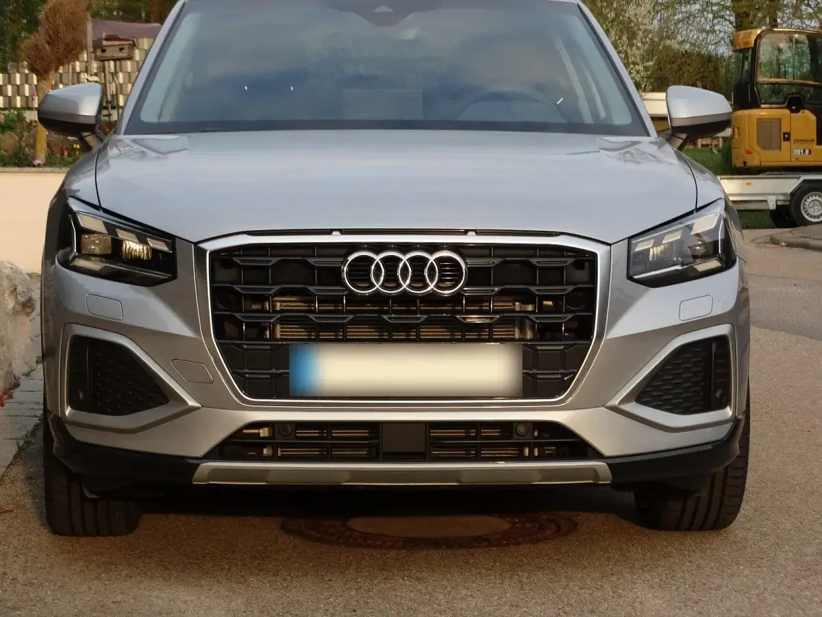 Gebraucht Audi Q2 Ambiente 150 PS (110 kW) 2025 Silber SUV