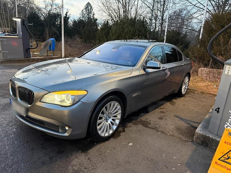 Gebraucht BMW 730L 245 PS (180 kW) 2012 Grau Limousine