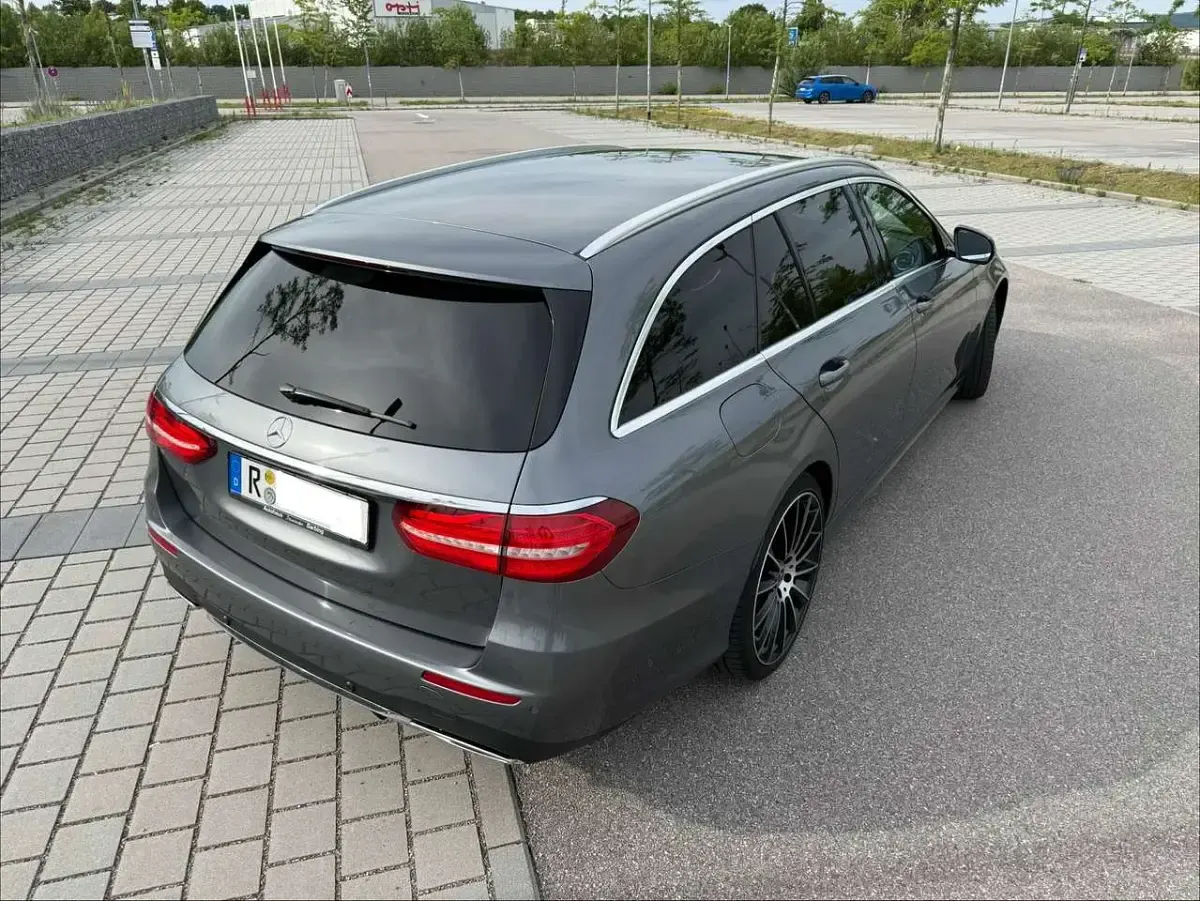 Gebraucht Mercedes E200 AMG line 184 PS (135 kW) 2018 Grau Kombi