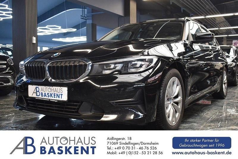 Schwarz Gebraucht 2020 BMW 320 Sport Line Kombi | 20.990 € (Fairer Preis) - Bild 1/4