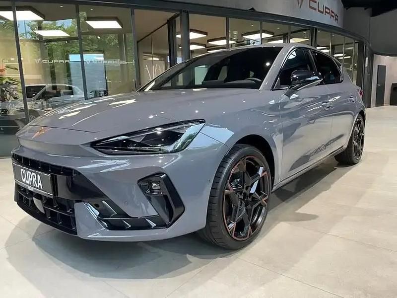 Graphene grey (grau) Neu 2025 Cupra Leon Limousine | 43.890 € (Fairer Preis) - Bild 1/3