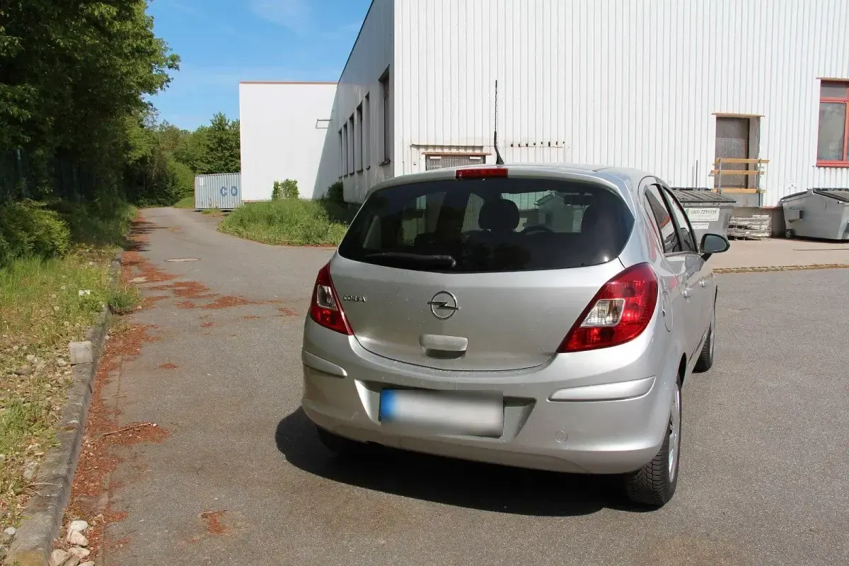Używany Opel Corsa 87 KM (63 kW) 2010 Srebrny Hatchback