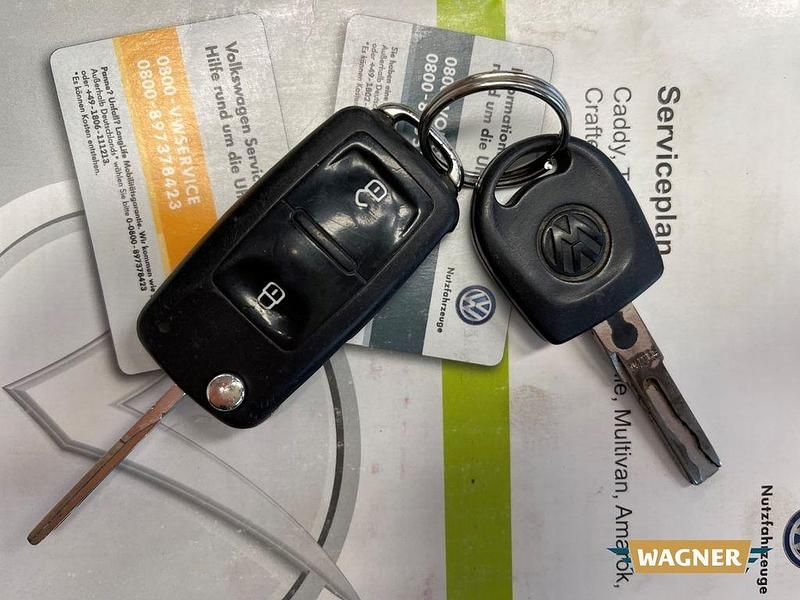 Gebraucht VW Transporter 179 PS (131 kW) 2014 Grau Van