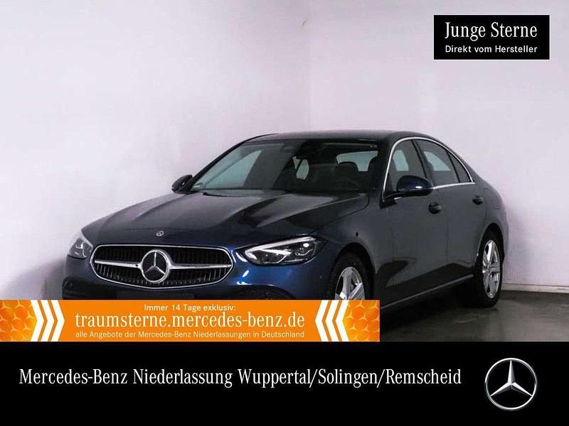 Blau Gebraucht 2024 Mercedes C300e Avantgarde Limousine | 37.890 € (Superpreis) - Bild 1/3
