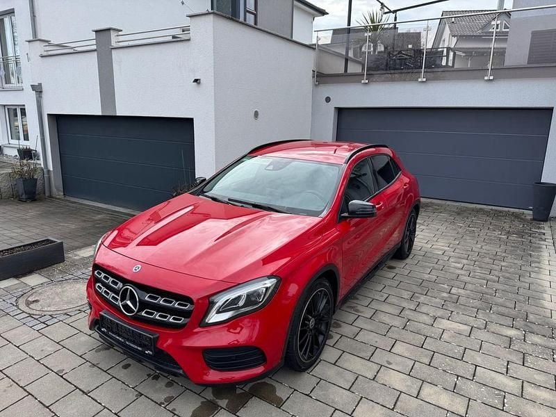 Gebraucht Mercedes GLA200 156 PS (114 kW) 2020 Rot SUV