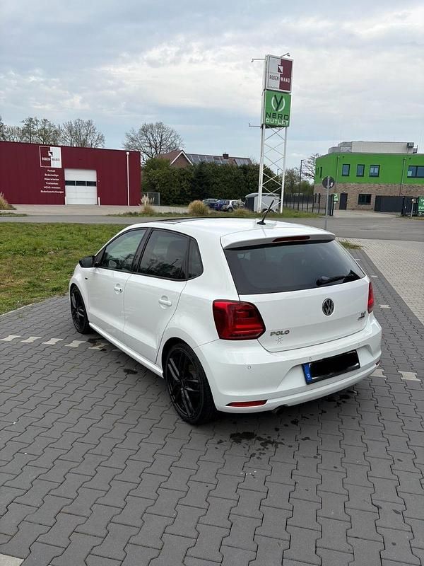 Gebraucht VW Polo 90 PS (66 kW) 2014 Weiß Kleinwagen