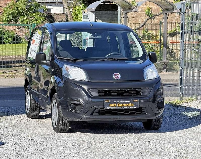 Schwarz Gebraucht 2018 Fiat Qubo Pop Van / Kleinbus | 6.500 € (Guter Preis) - Bild 1/4