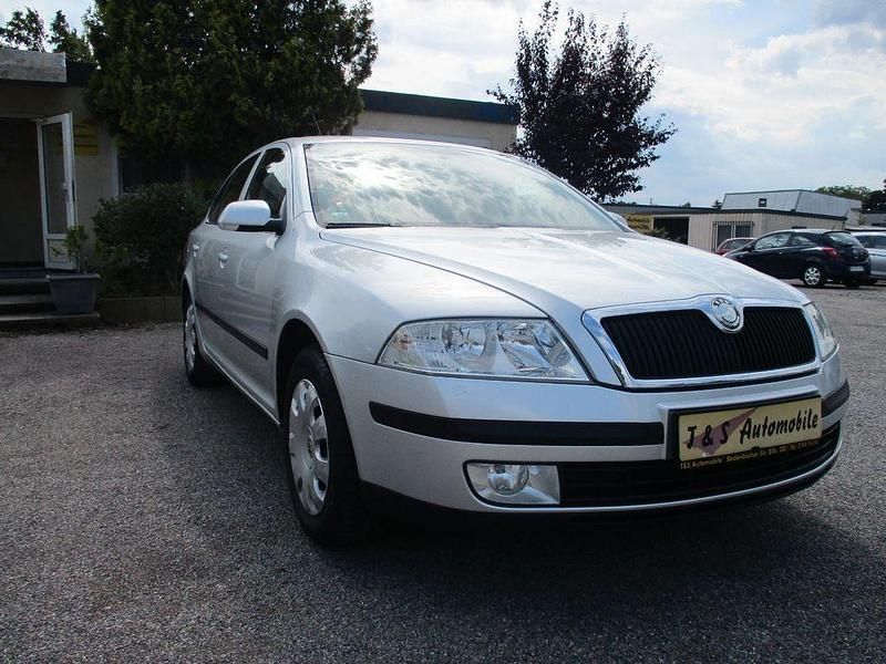 Silber Gebraucht 2008 Skoda Octavia Ambiente Limousine | 2.499 € (Fairer Preis) - Bild 1/4