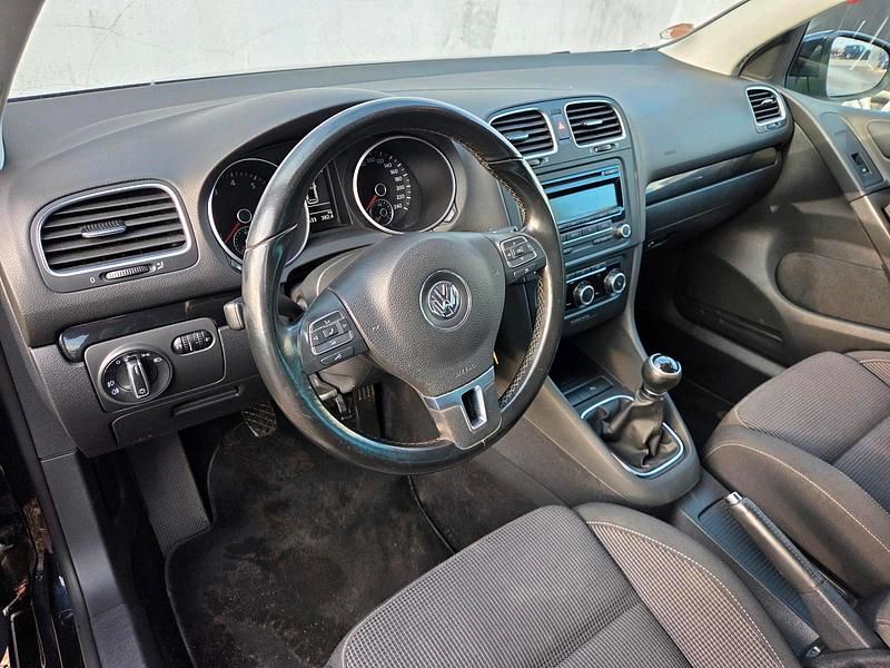 Gebraucht VW Golf VI 82 PS (60 kW) 2010 Schwarz Kleinwagen