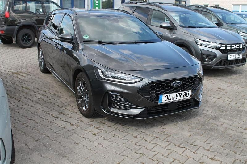 Gebraucht Ford Focus ST-Line X 155 PS (114 kW) 2025 Grau Limousine