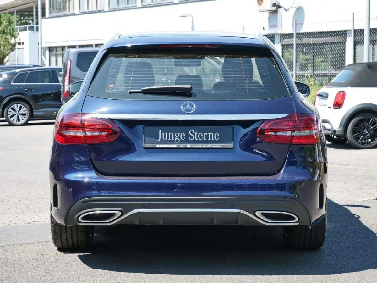 Gebraucht Mercedes C220 AMG 194 PS (142 kW) 2021 Blau Kombi